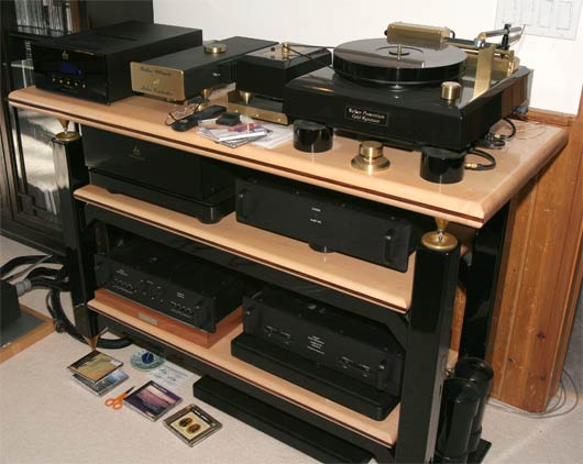 Rix Rax equipment rack with Walker, Audio Note digital and Lamm L2 pre