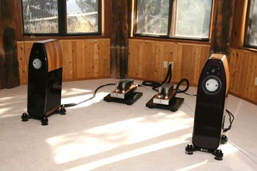 Showroom 2 - Kharma Mini Exquisite loudspeakers Showroom 2