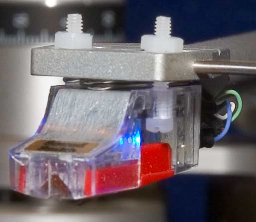 Turntable cartridge that continas a blue LED...